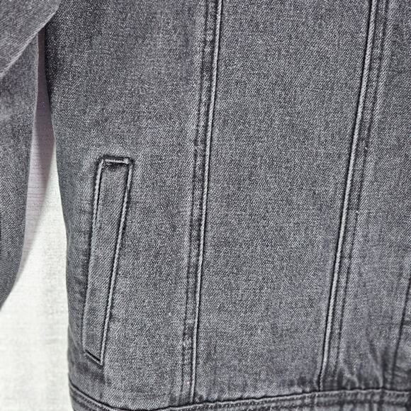 Beetlejuice Cakeworthy Jean Jacket Dark Grey Wash Denim Size Medium 100% Cotton - Picture 12 of 16